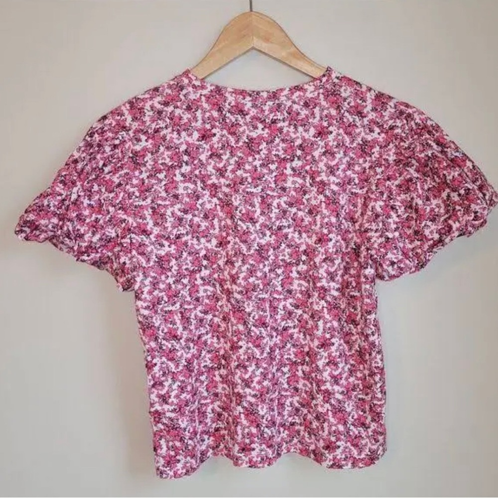 NWT Zara Pink floral top with puff sleeves